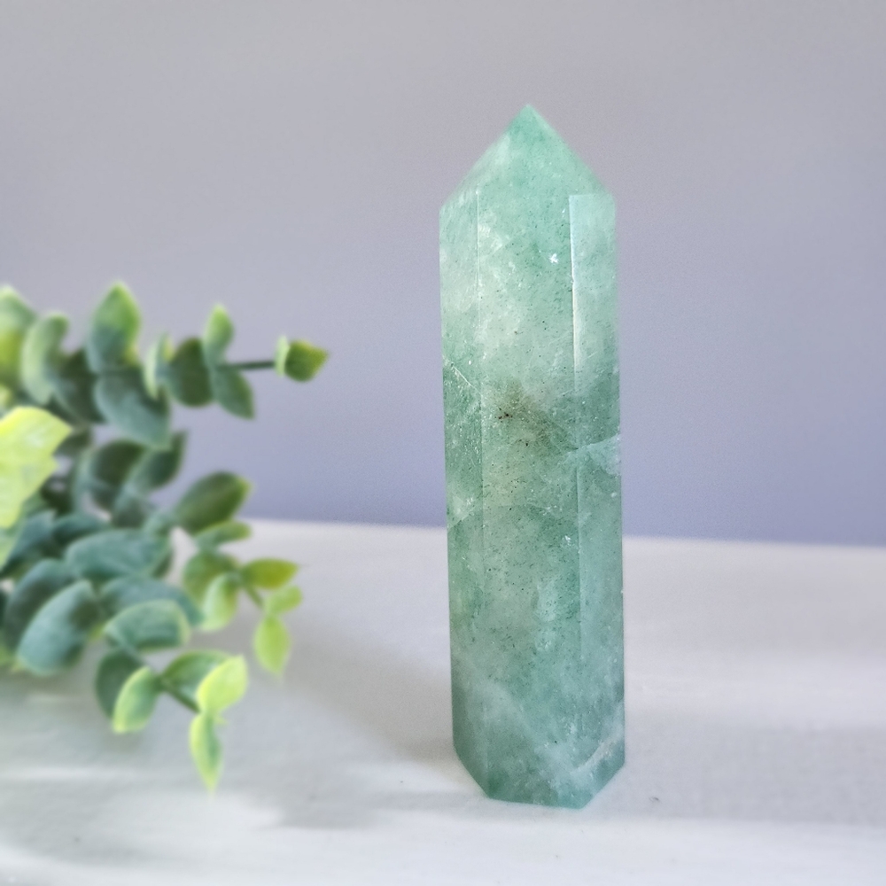 Green fluorite tower point - crystal - Picture 6 of 8